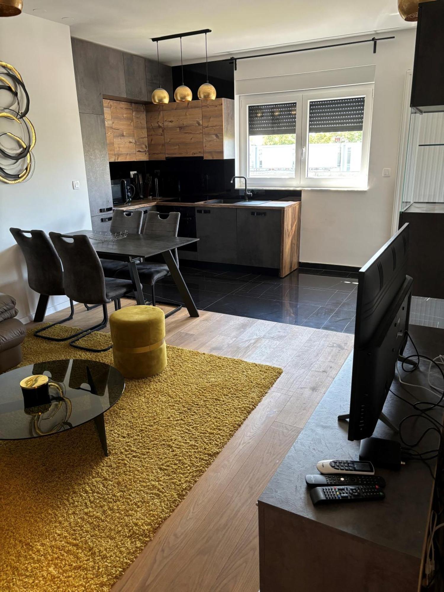 City East Apartment Zagreb With Private Parking Dış mekan fotoğraf